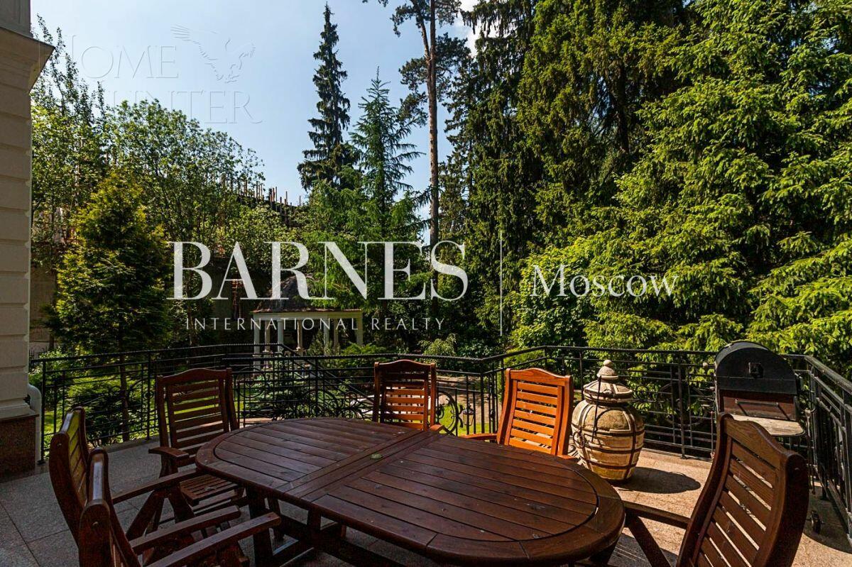 2-этажный коттедж 782.7 м² с отделкой