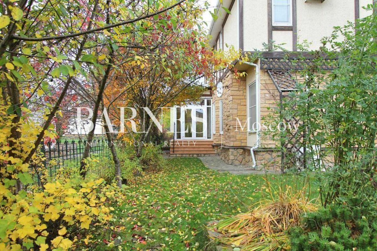 2-этажный коттедж 300 м² с отделкой