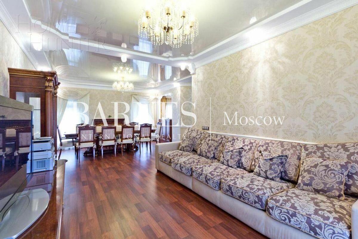 2-этажный коттедж 300 м² с отделкой