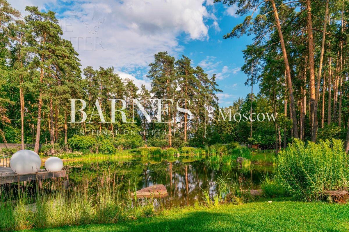 2-этажный коттедж 1 046 м² с отделкой