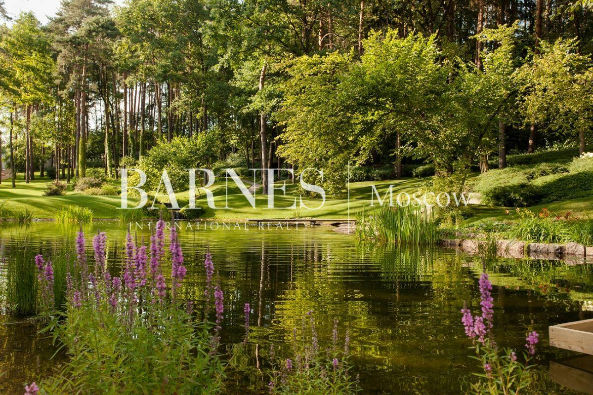 2-этажный коттедж 1 046 м² с отделкой