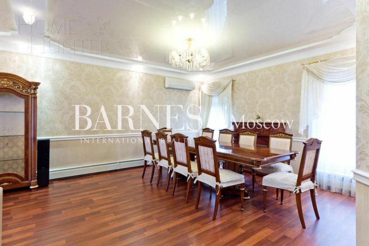 2-этажный коттедж 300 м² с отделкой