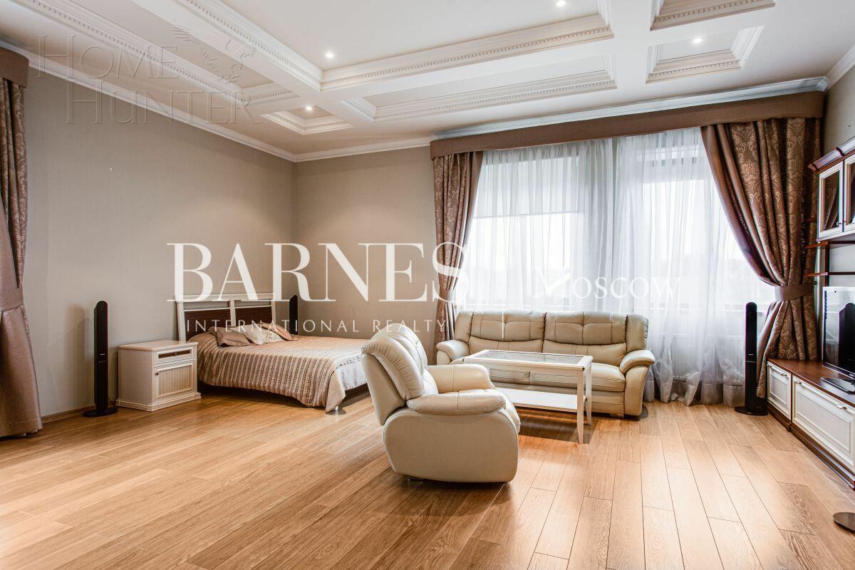 2-этажный коттедж 700 м² с отделкой