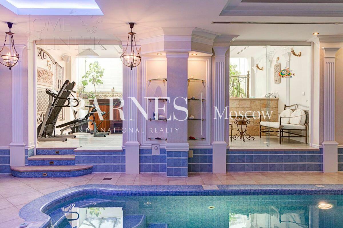 2-этажный коттедж 782.7 м² с отделкой