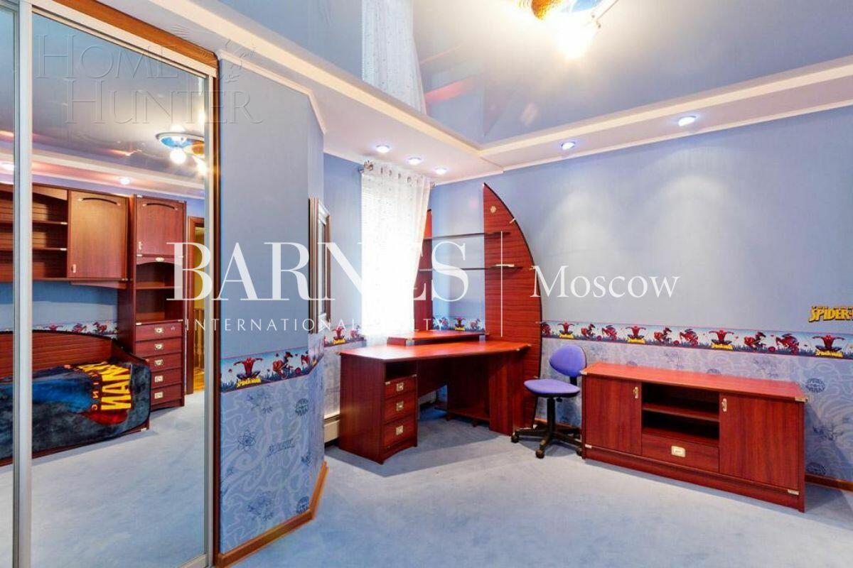 2-этажный коттедж 300 м² с отделкой