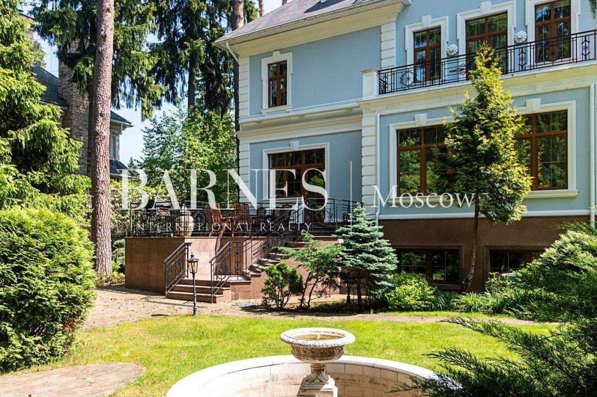 2-этажный коттедж 782.7 м² с отделкой