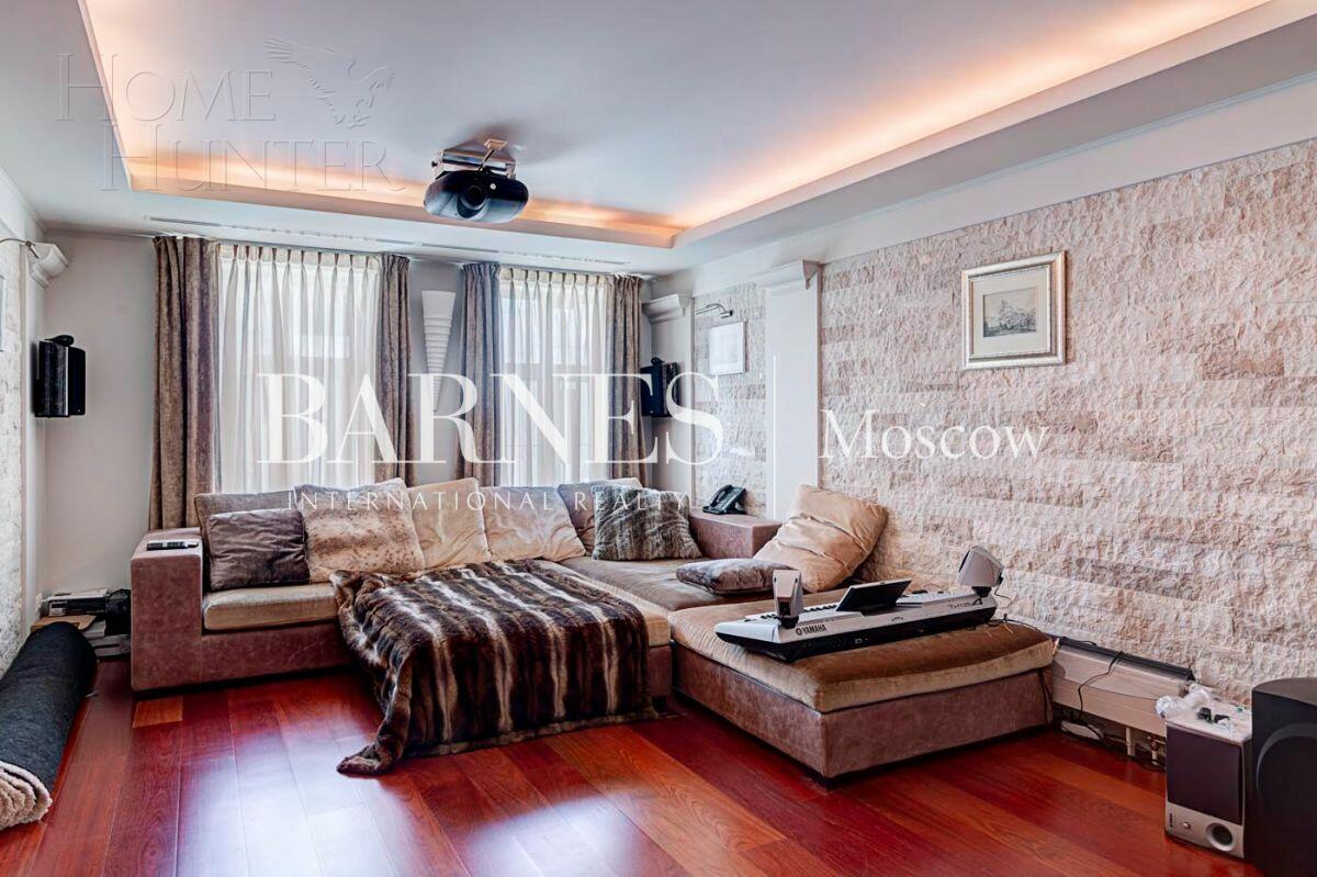 2-этажный коттедж 782.7 м² с отделкой