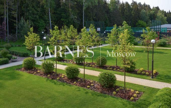 2-этажный коттедж 1 220 м² с отделкой