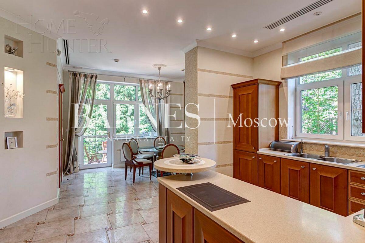 2-этажный коттедж 782.7 м² с отделкой