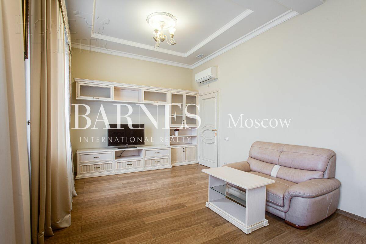 2-этажный коттедж 700 м² с отделкой