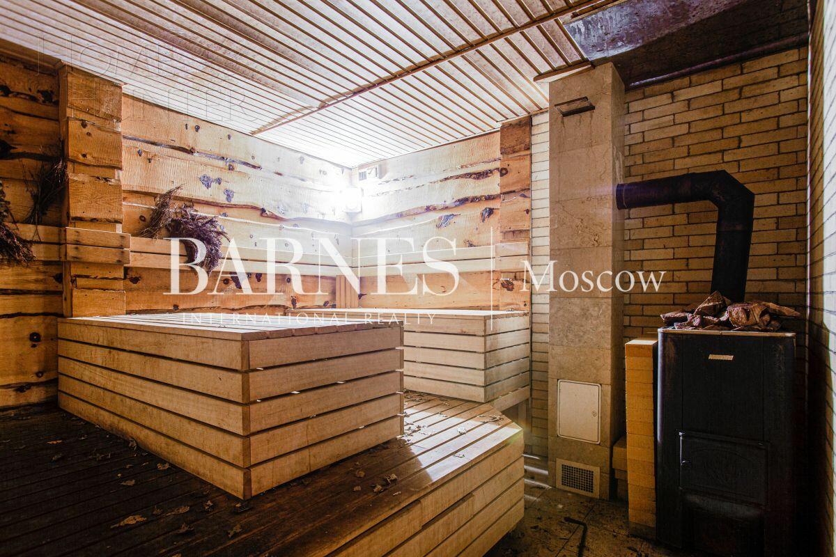 2-этажный коттедж 700 м² с отделкой