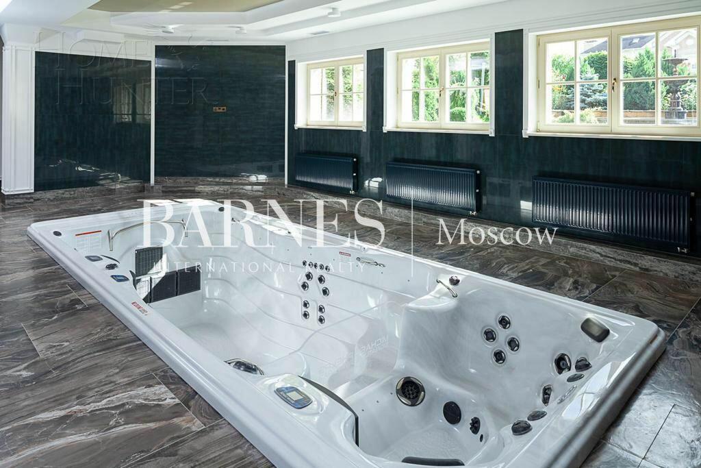 2-этажный коттедж 1 700 м² с отделкой