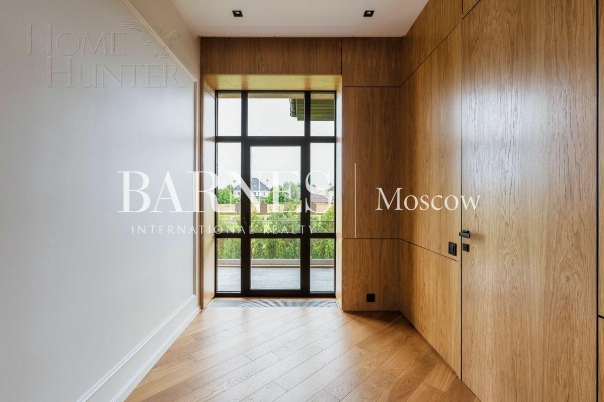 2-этажный коттедж 320 м² с отделкой