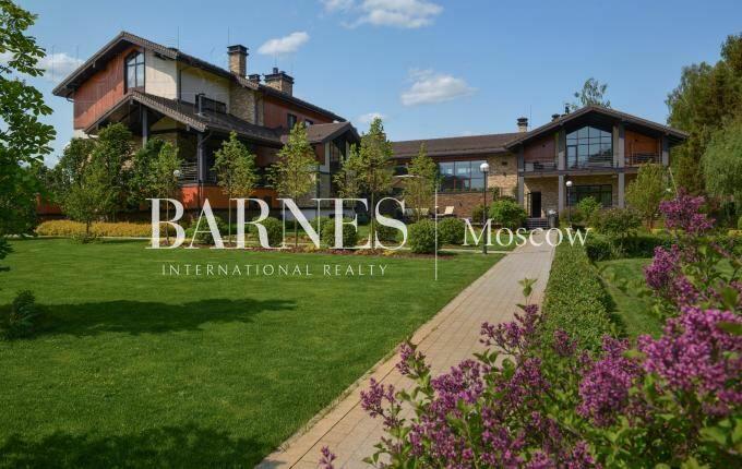 2-этажный коттедж 1 220 м² с отделкой