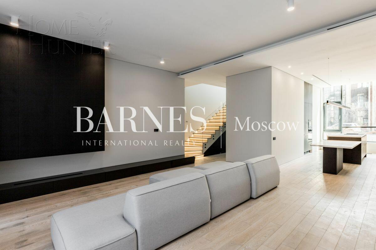 3-этажный таунхаус 244 м² с отделкой