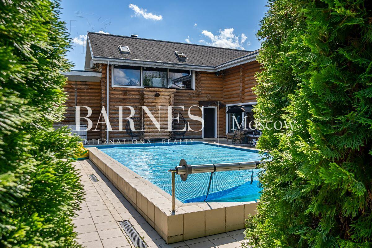 2-этажный коттедж 700 м² с отделкой