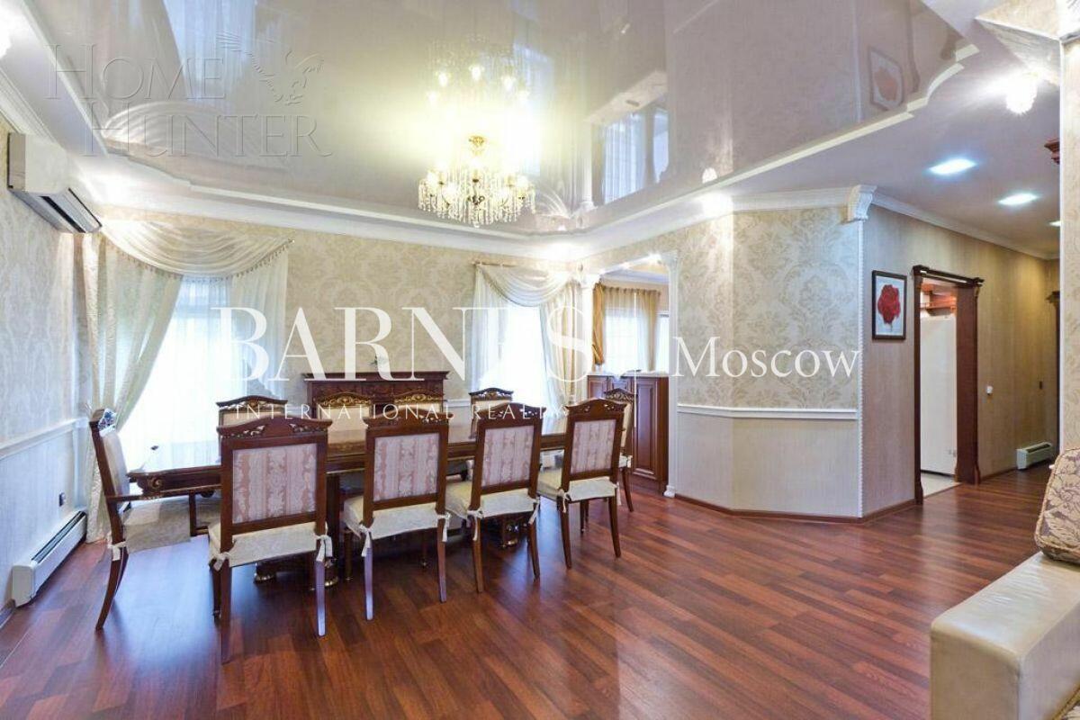 2-этажный коттедж 300 м² с отделкой