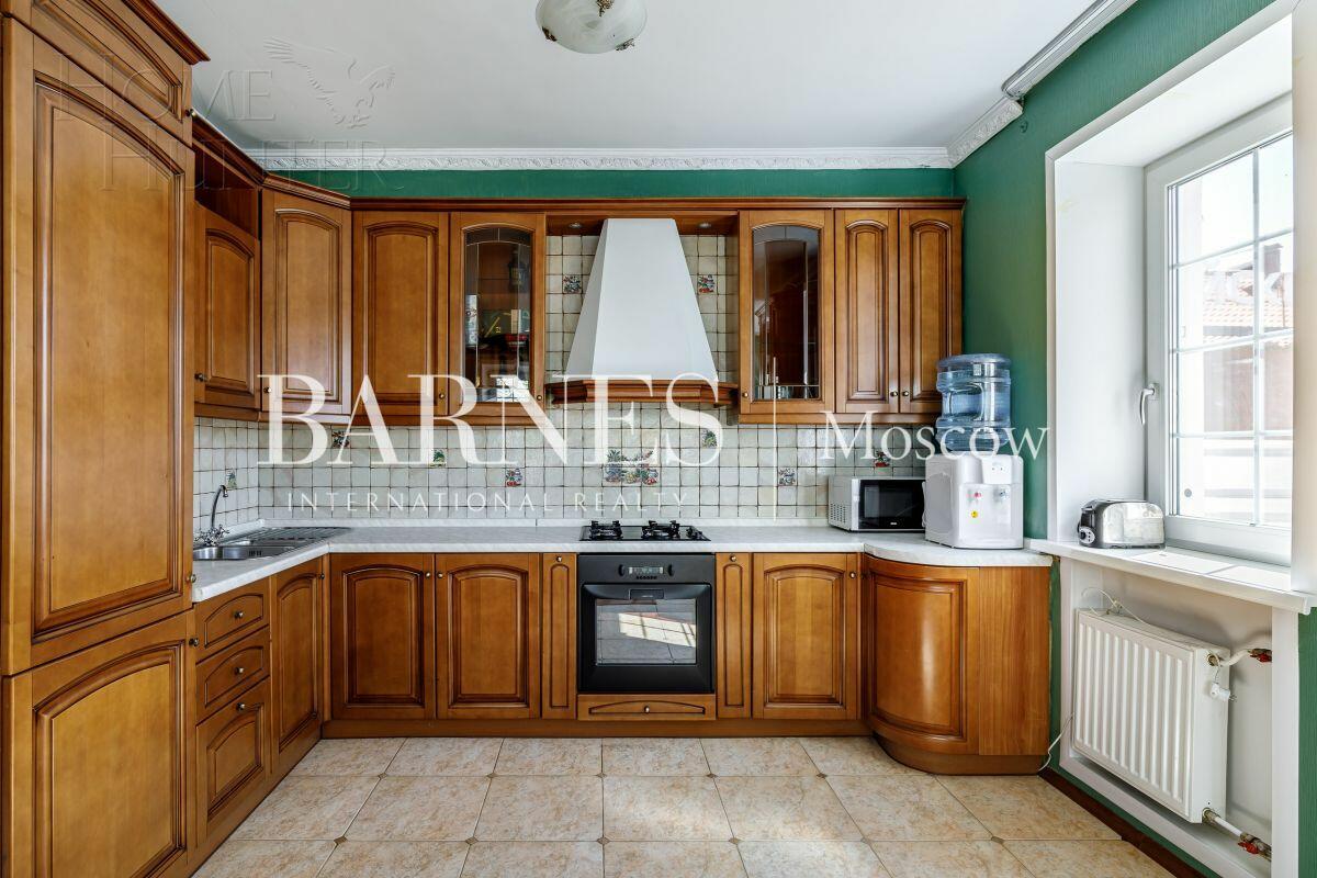 2-этажный коттедж 260 м² с отделкой