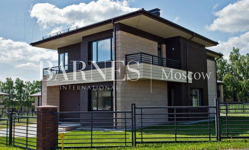 2-этажный коттедж 323 м² без отделки