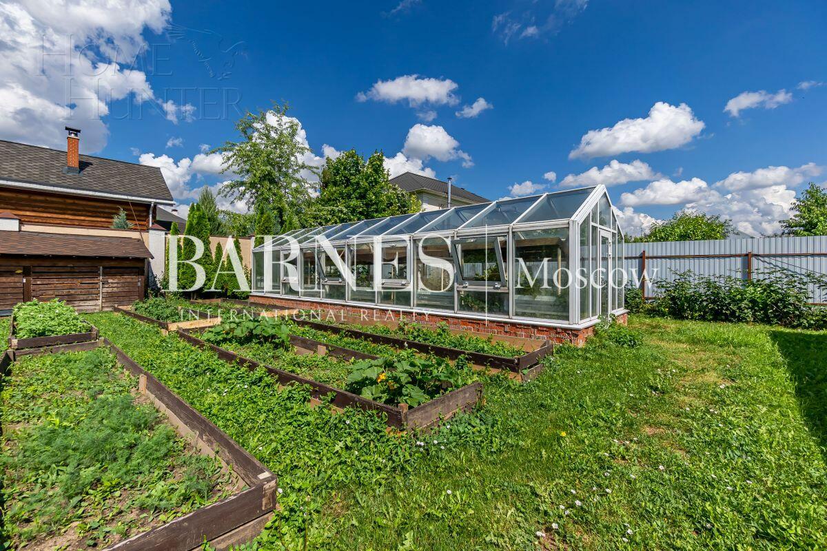 2-этажный коттедж 700 м² с отделкой