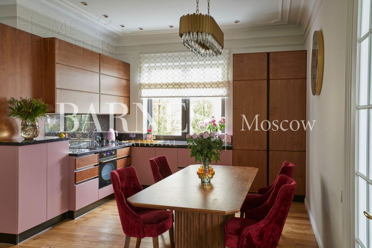 2-этажный коттедж 200 м² с отделкой