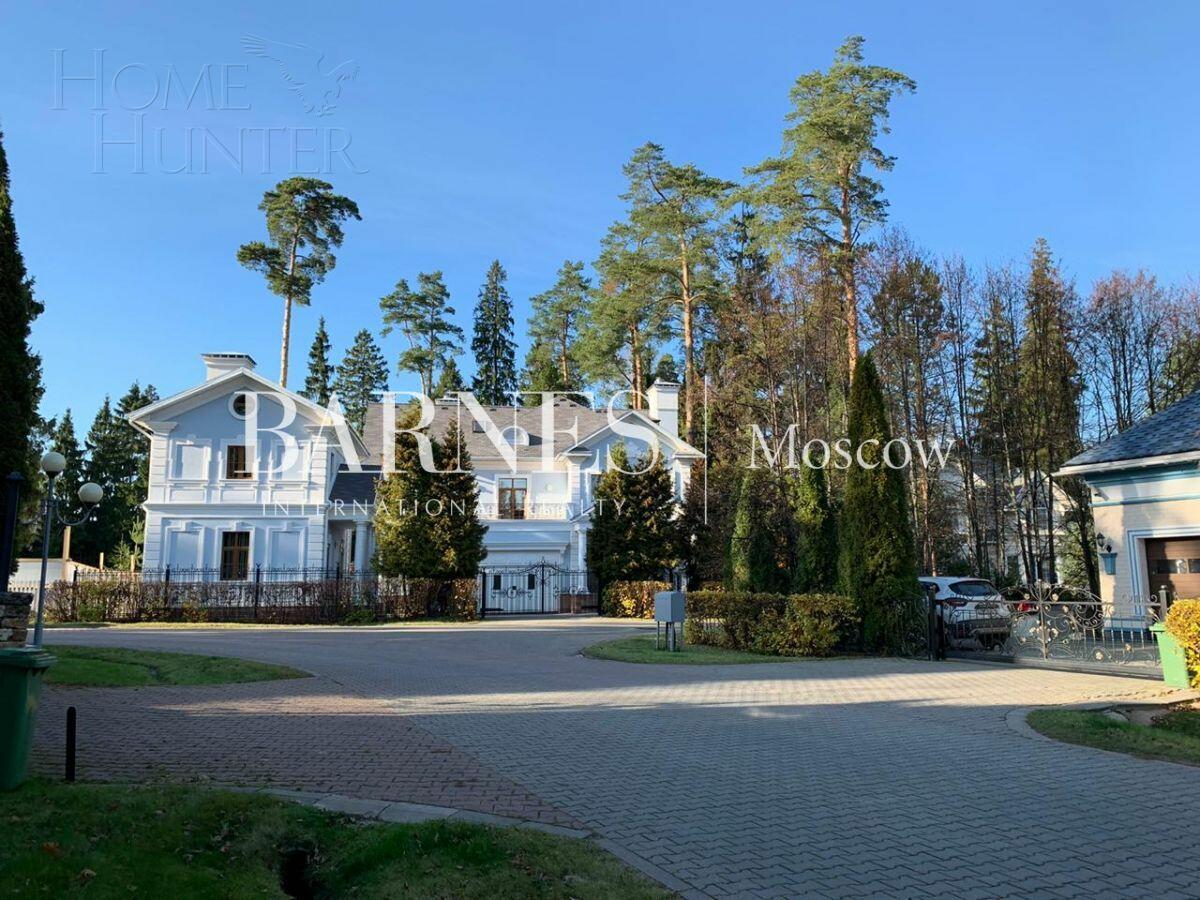 2-этажный коттедж 782.7 м² с отделкой