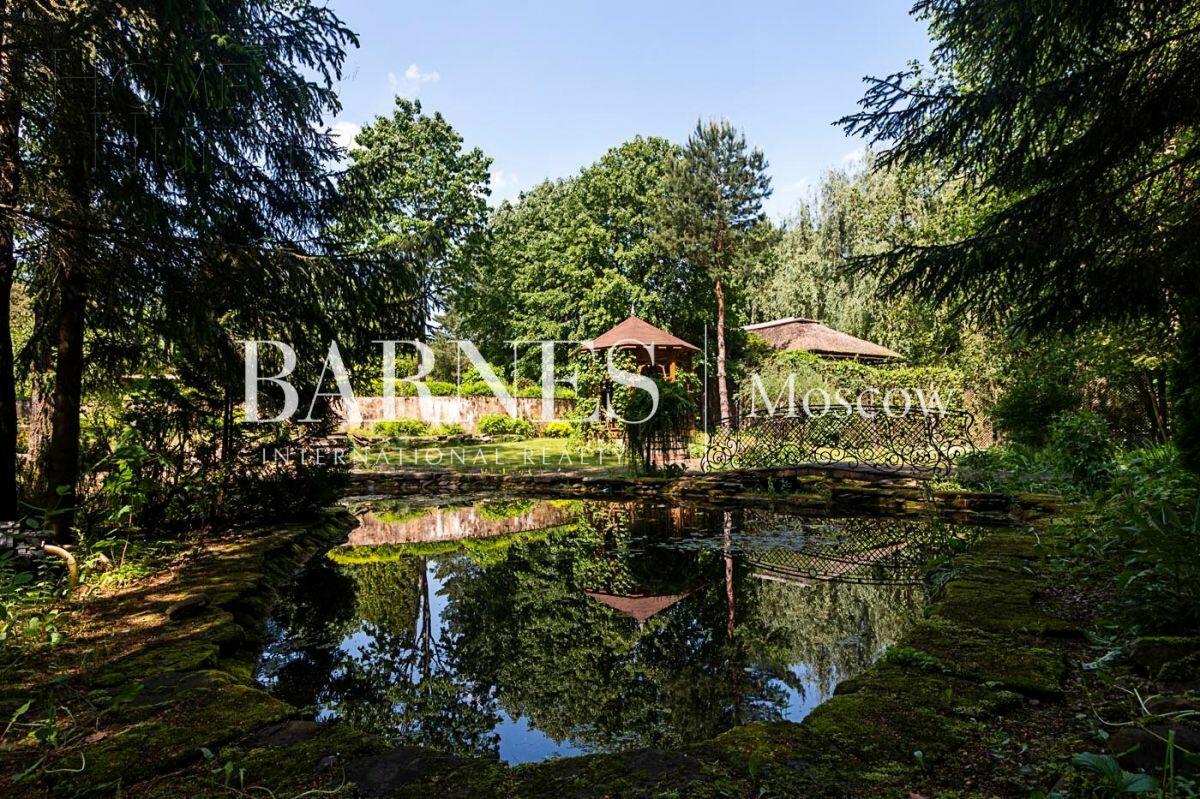 2-этажный коттедж 782.7 м² с отделкой