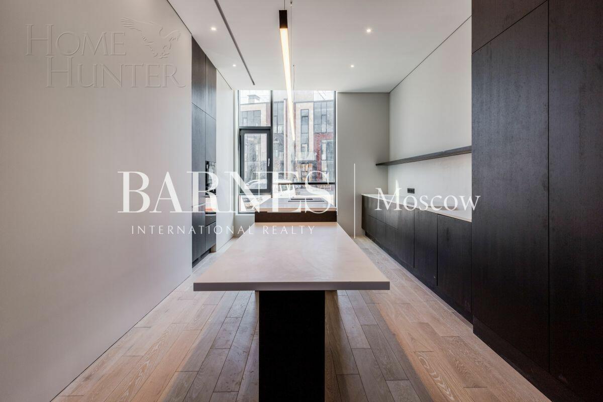 3-этажный таунхаус 244 м² с отделкой