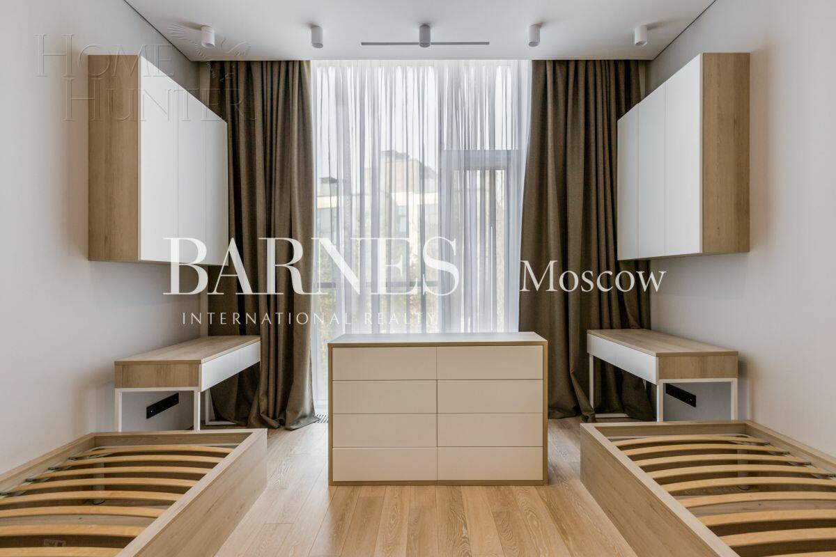 3-этажный таунхаус 244 м² с отделкой