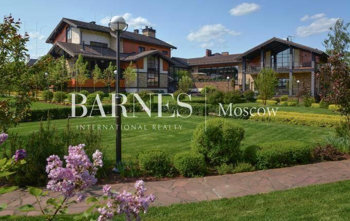 2-этажный коттедж 1 220 м² с отделкой