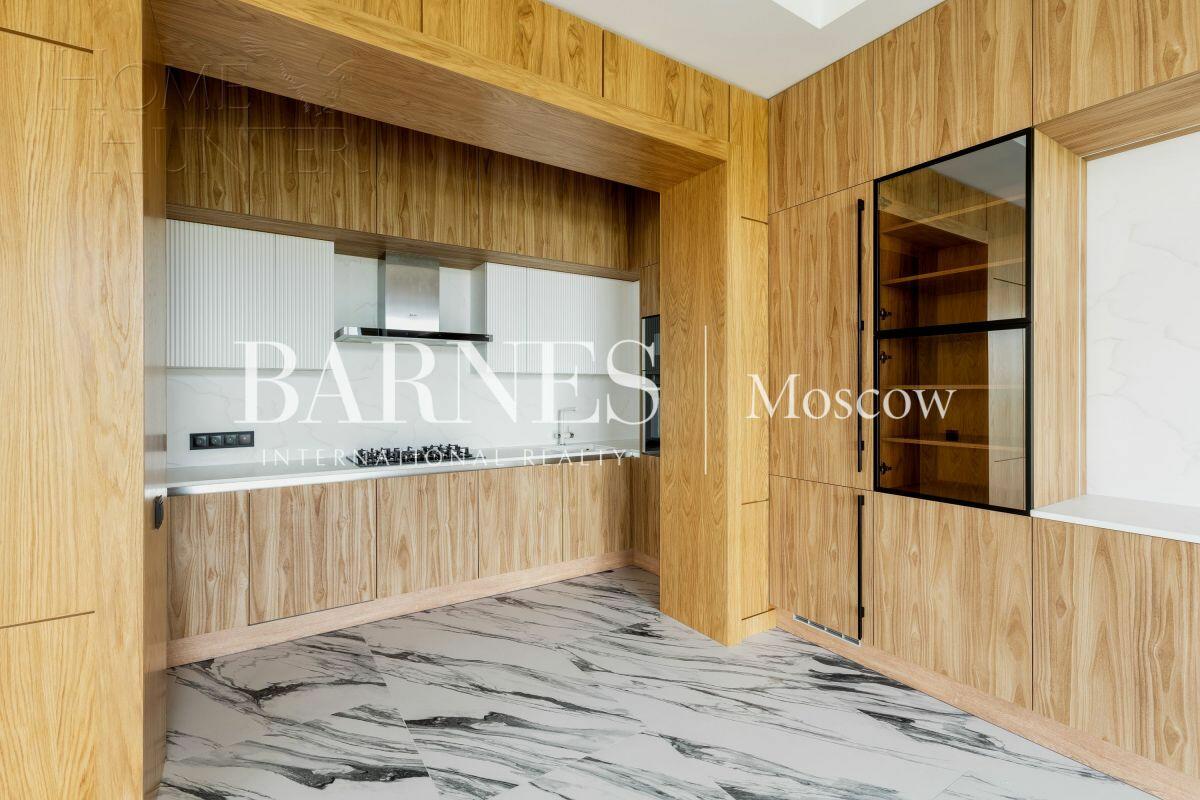 2-этажный коттедж 320 м² с отделкой