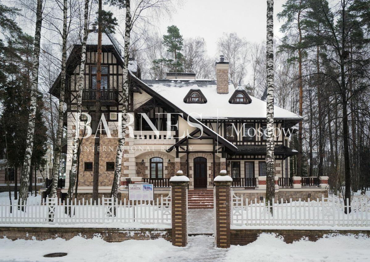 2-этажный коттедж 658 м² с отделкой