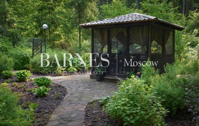 2-этажный коттедж 1 220 м² с отделкой