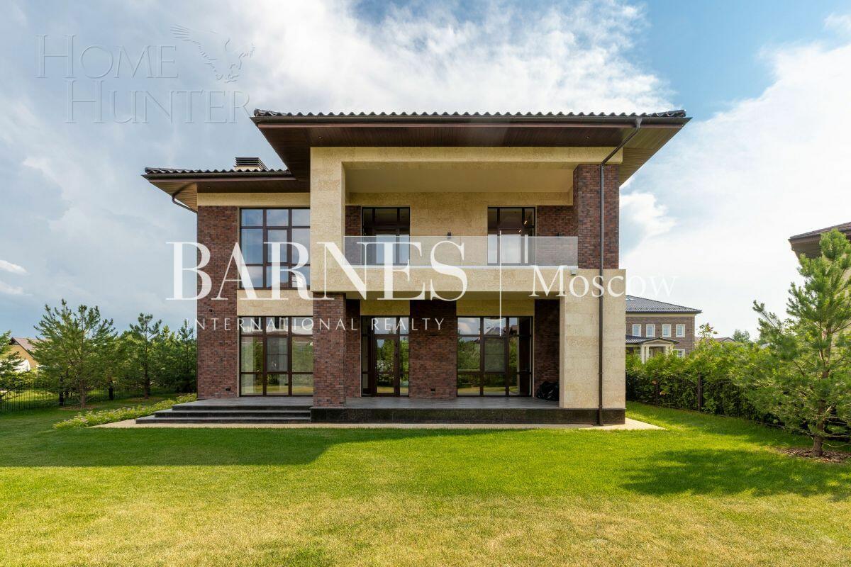 2-этажный коттедж 320 м² с отделкой