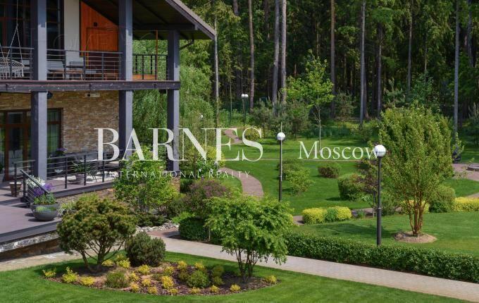 2-этажный коттедж 1 220 м² с отделкой