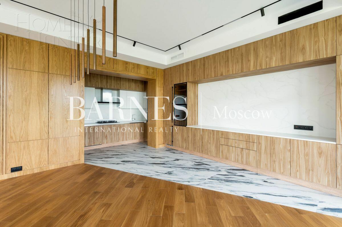 2-этажный коттедж 320 м² с отделкой