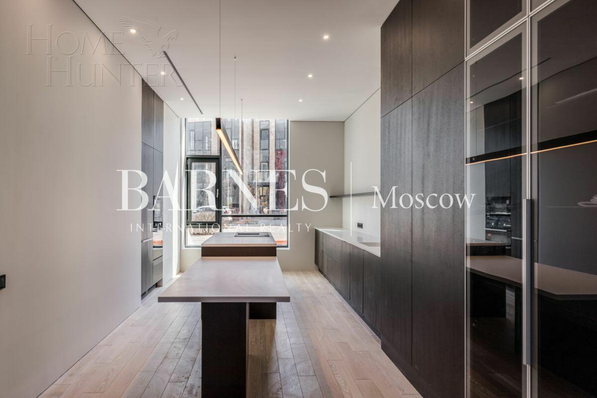 3-этажный таунхаус 244 м² с отделкой