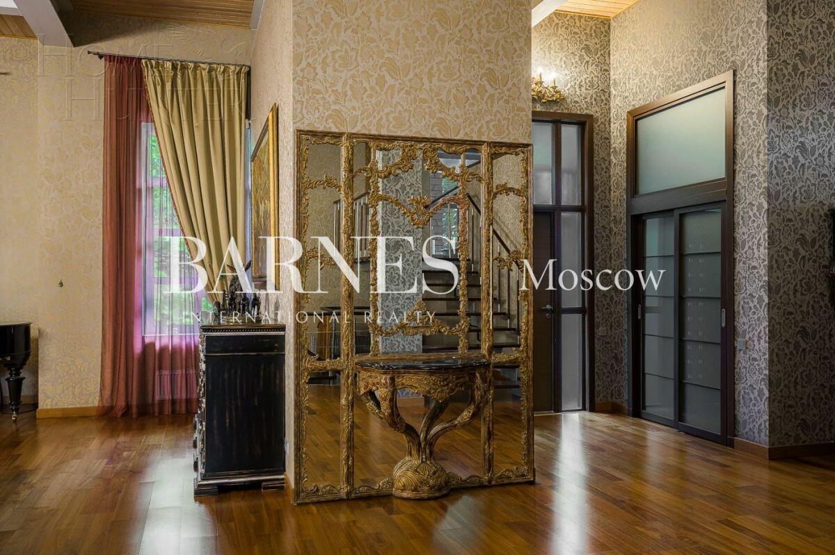 2-этажный коттедж 940 м² с отделкой