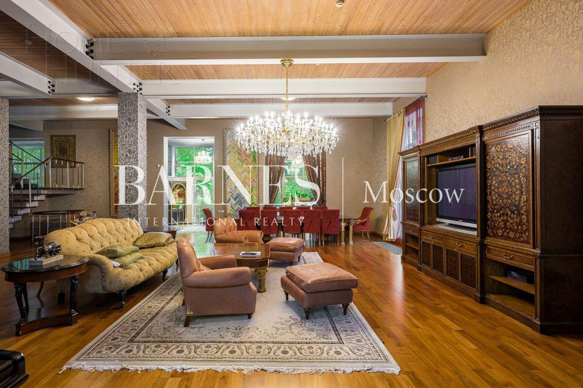 2-этажный коттедж 940 м² с отделкой