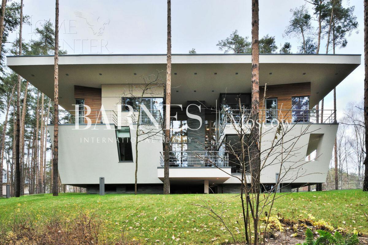 КОТТЕДЖ 640 м² с отделкой