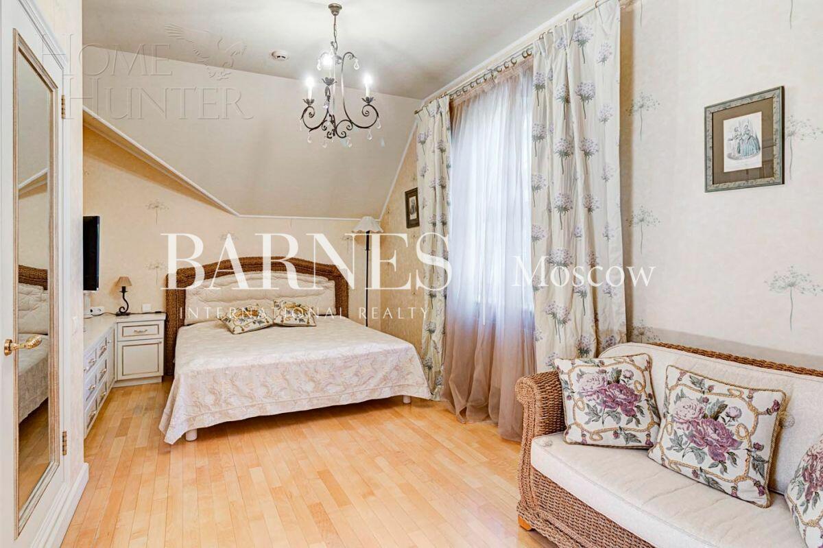 2-этажный коттедж 782.7 м² с отделкой