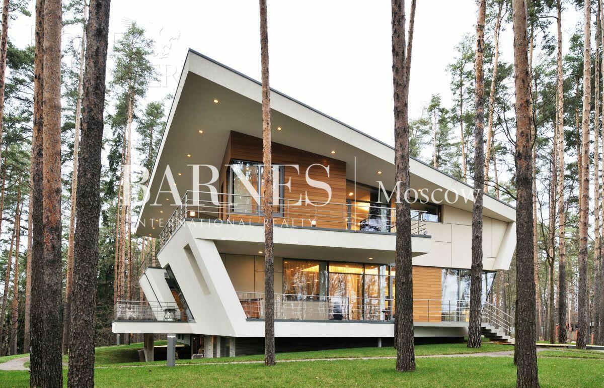 КОТТЕДЖ 640 м² с отделкой