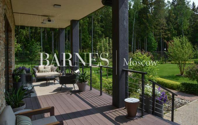 2-этажный коттедж 1 220 м² с отделкой