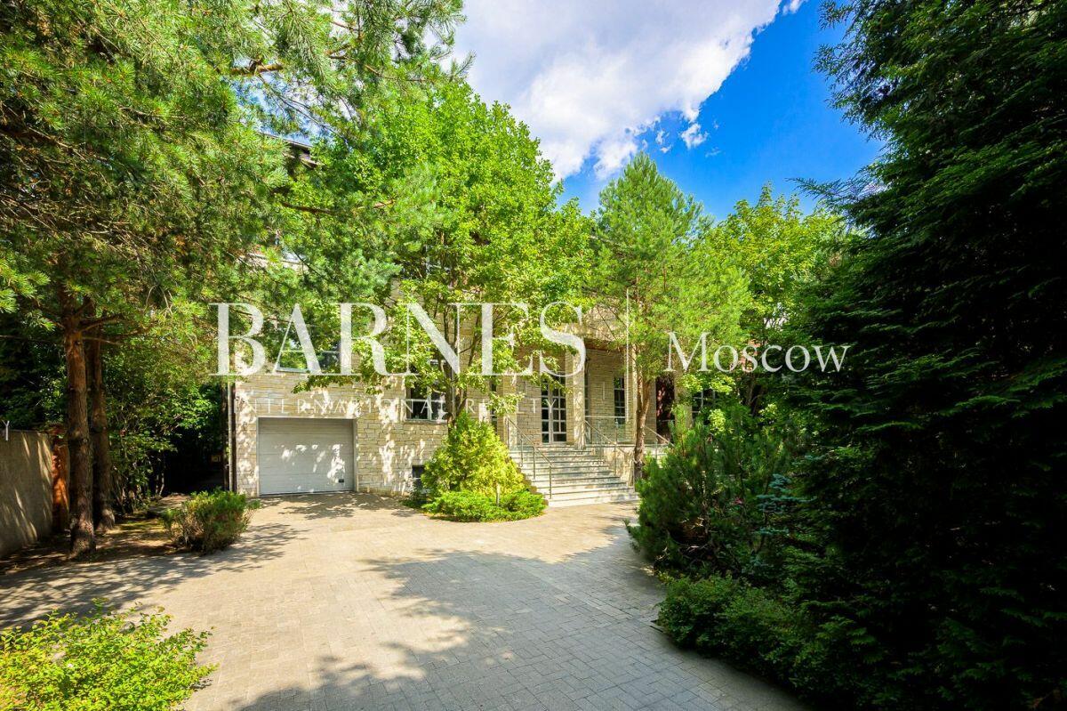 2-этажный коттедж 940 м² с отделкой