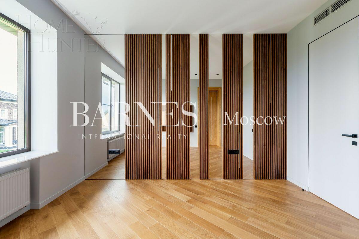 2-этажный коттедж 320 м² с отделкой