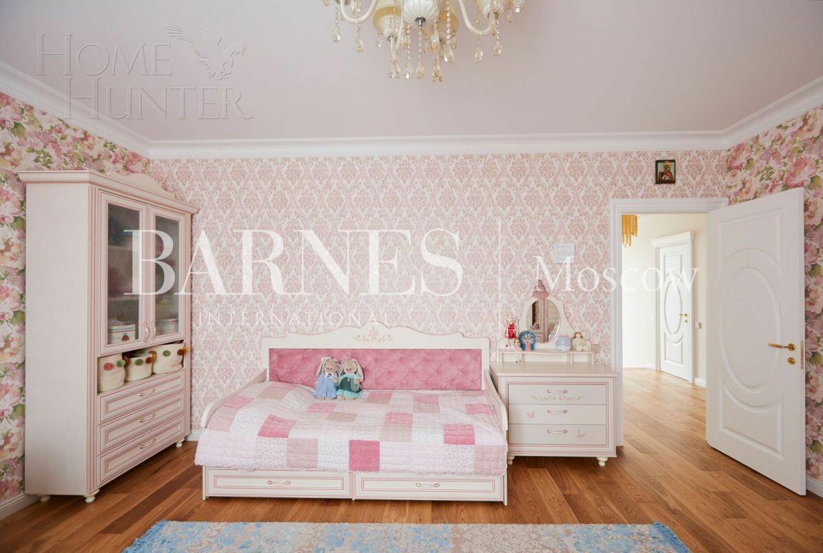 2-этажный коттедж 200 м² с отделкой