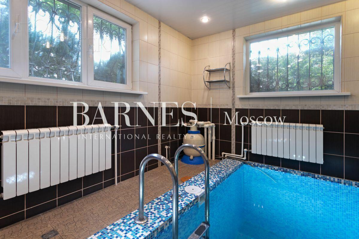 2-этажный коттедж 450 м² с отделкой