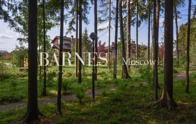 2-этажный коттедж 1 220 м² с отделкой