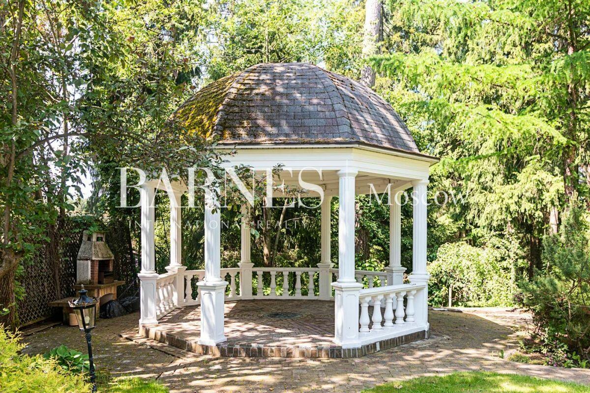 2-этажный коттедж 782.7 м² с отделкой