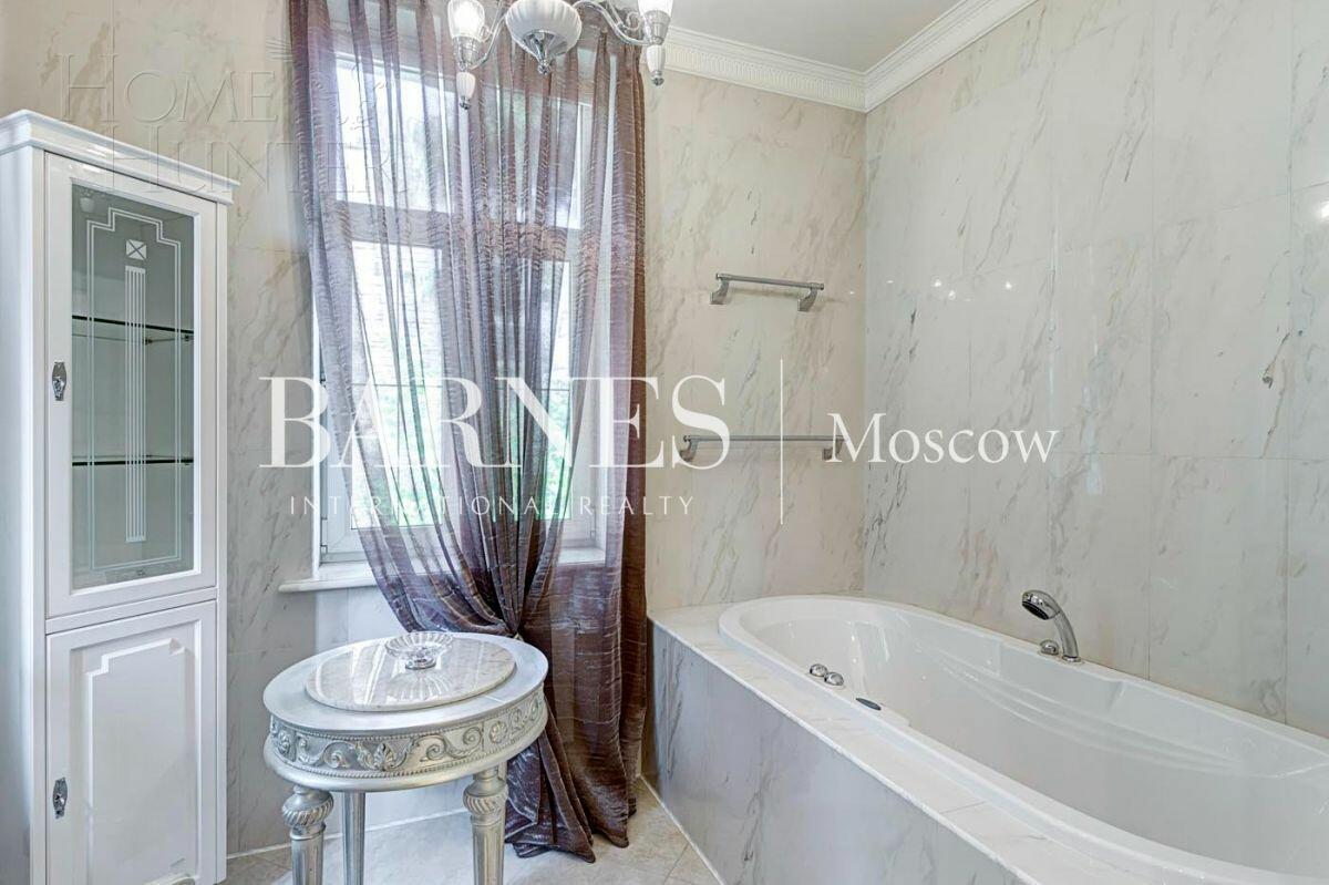 2-этажный коттедж 782.7 м² с отделкой